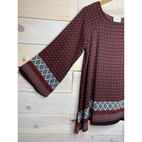 Navy and Red Boho Patterned Blouse with Wide Sleeves - Picture 6 of 8